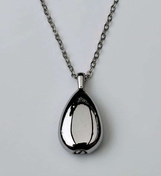 Stainless Steel Teardrop Memorial Urn Pendant – A Gentle Tribute of Love and Loss